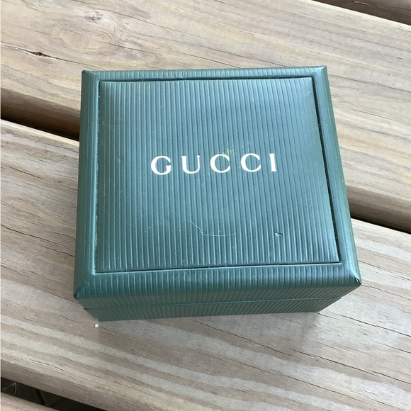 Ladies GUCCI bangle watch ⭐️⭐️⭐️ - Picture 11 of 11